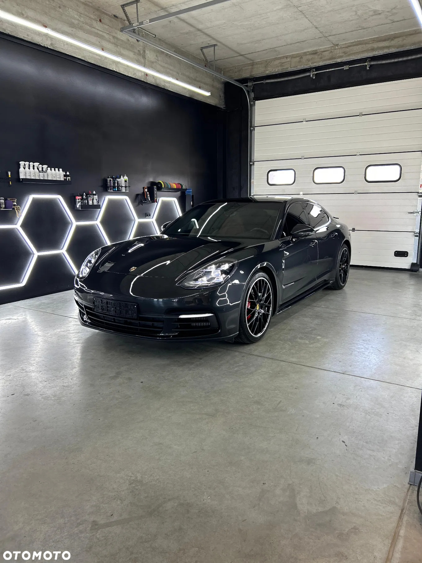 Porsche Panamera 4 E-Hybrid - 2