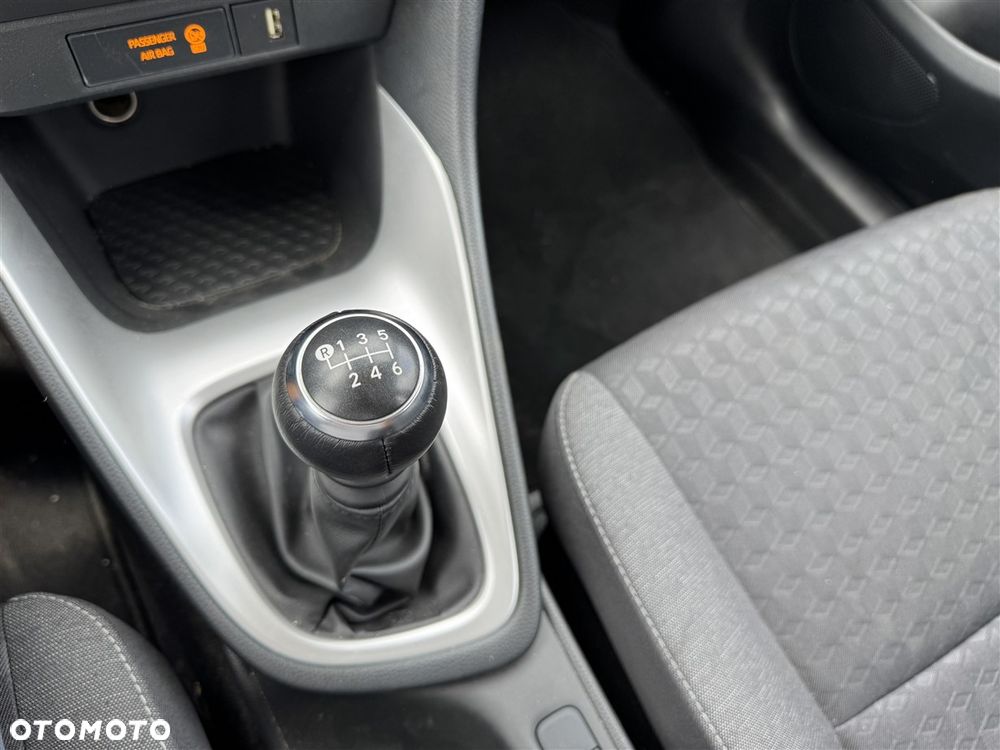 Toyota Yaris - 34