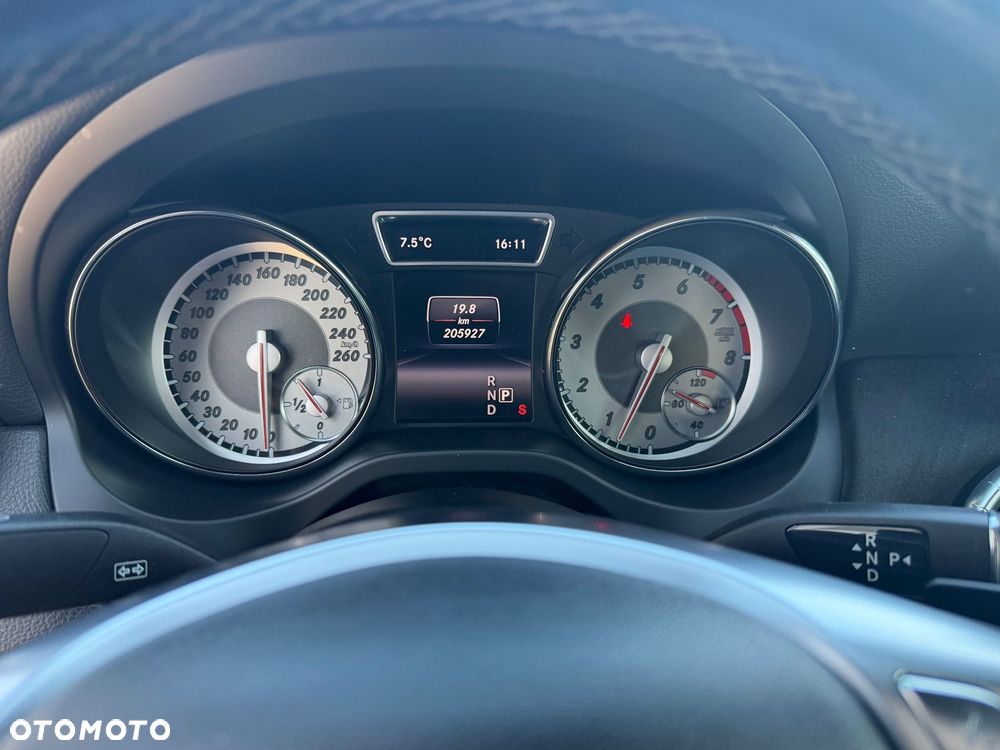 Mercedes-Benz CLA 250 4-Matic - 3