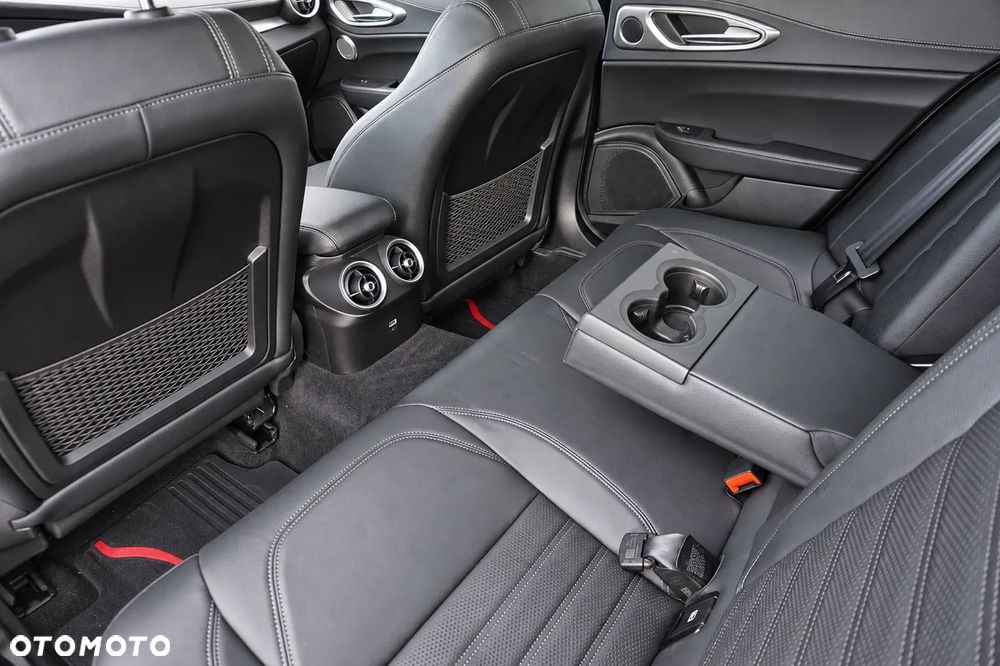 Alfa Romeo Giulia 2.0 Turbo Veloce Q4 - 30