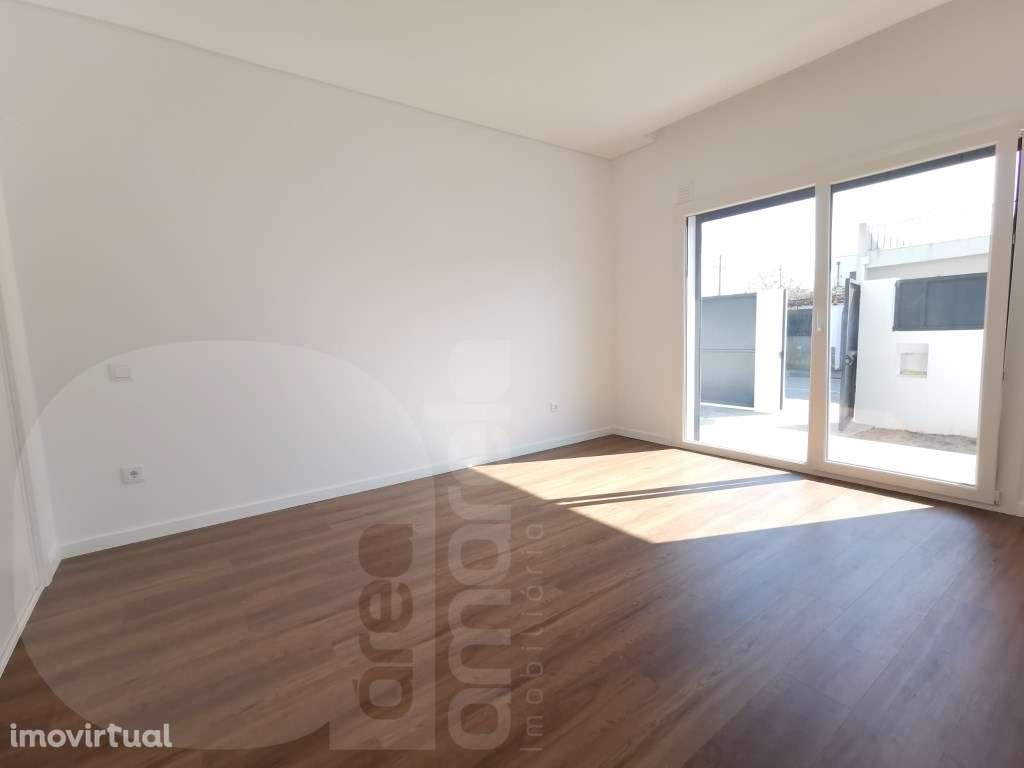 Moradia T4 Fernão Ferro - Grande imagem: 4/16