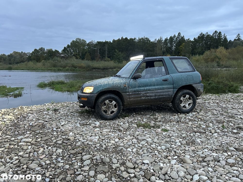 Toyota RAV4 - 1