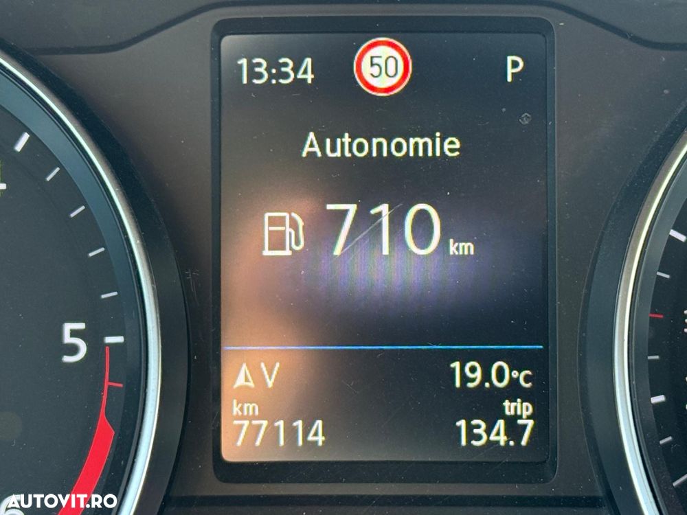 Volkswagen Passat 2.0 TDI SCR DSG Comfortline - 16