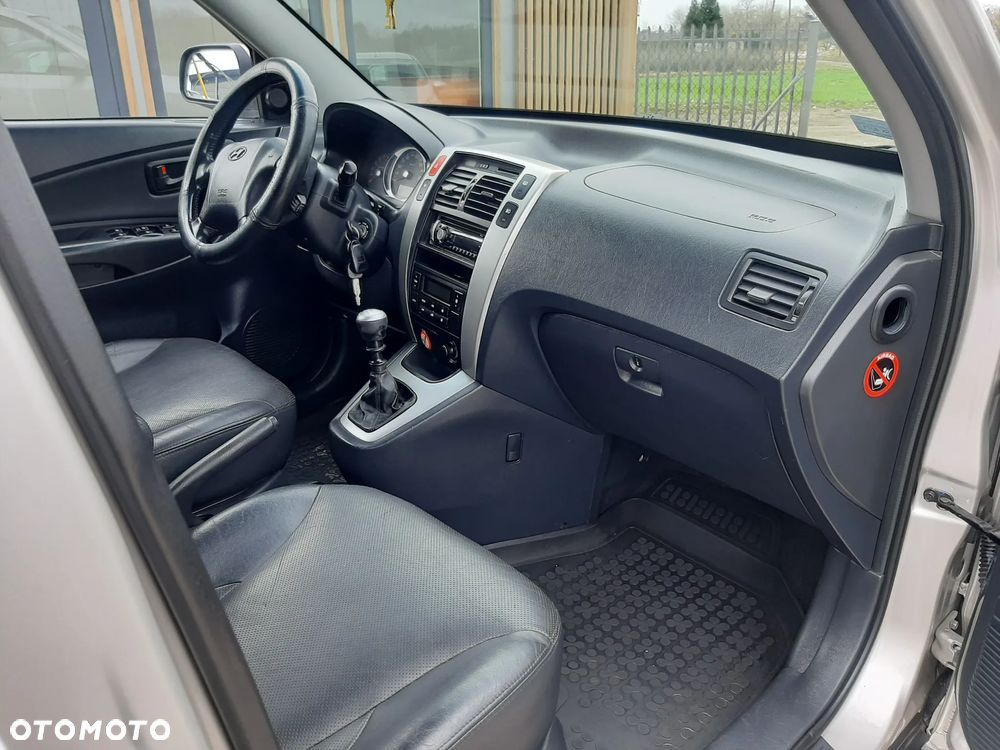 Hyundai Tucson 2.0 CRDi VGT 2WD GLS - 26