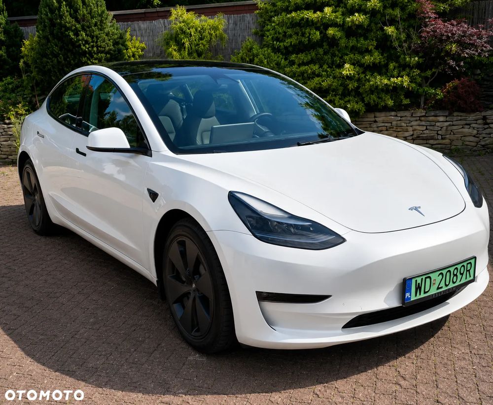 Tesla Model 3 - 2