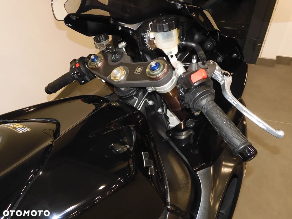 Suzuki GSX-R - 15