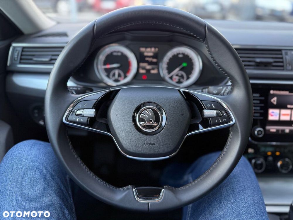 Skoda Superb 1.5 TSI Ambition DSG - 25