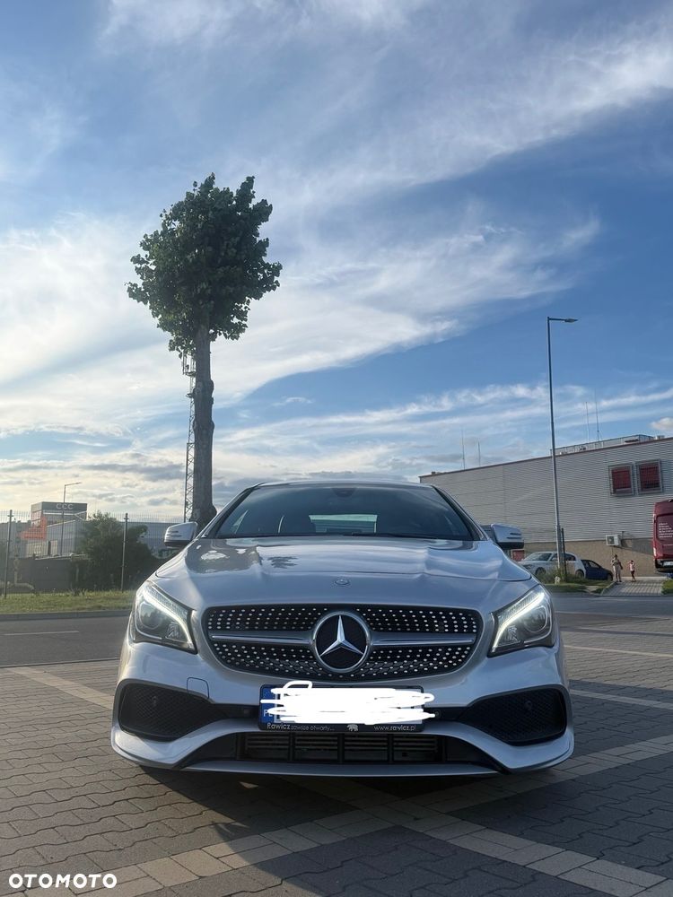 Mercedes-Benz CLA 180 7G-DCT AMG Line - 2