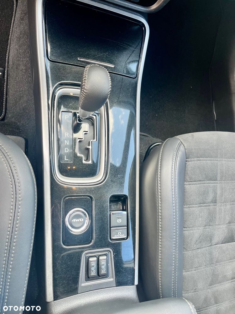 Mitsubishi Outlander - 31