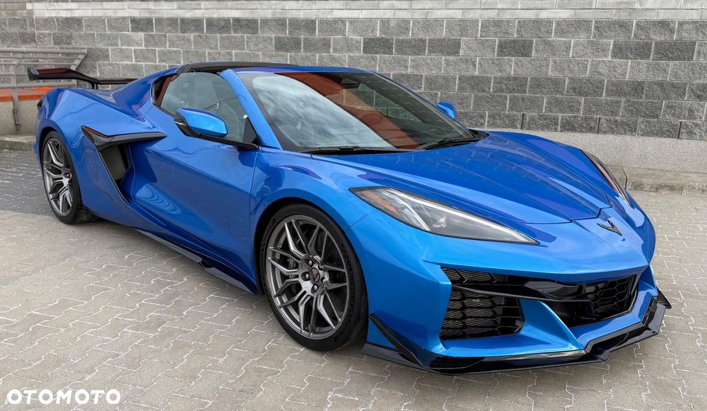 Chevrolet Corvette - 12