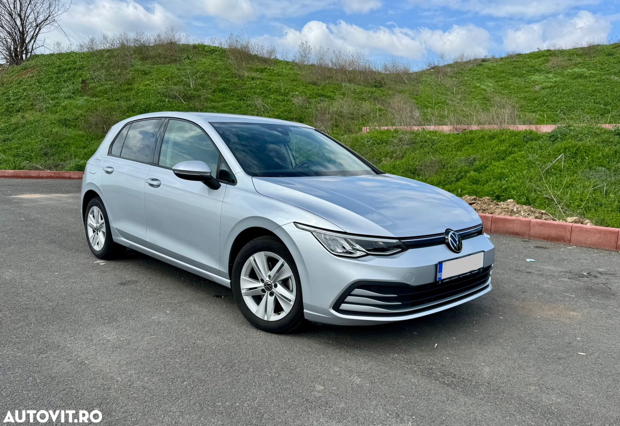 Volkswagen Golf 1.0 TSI Life - 1