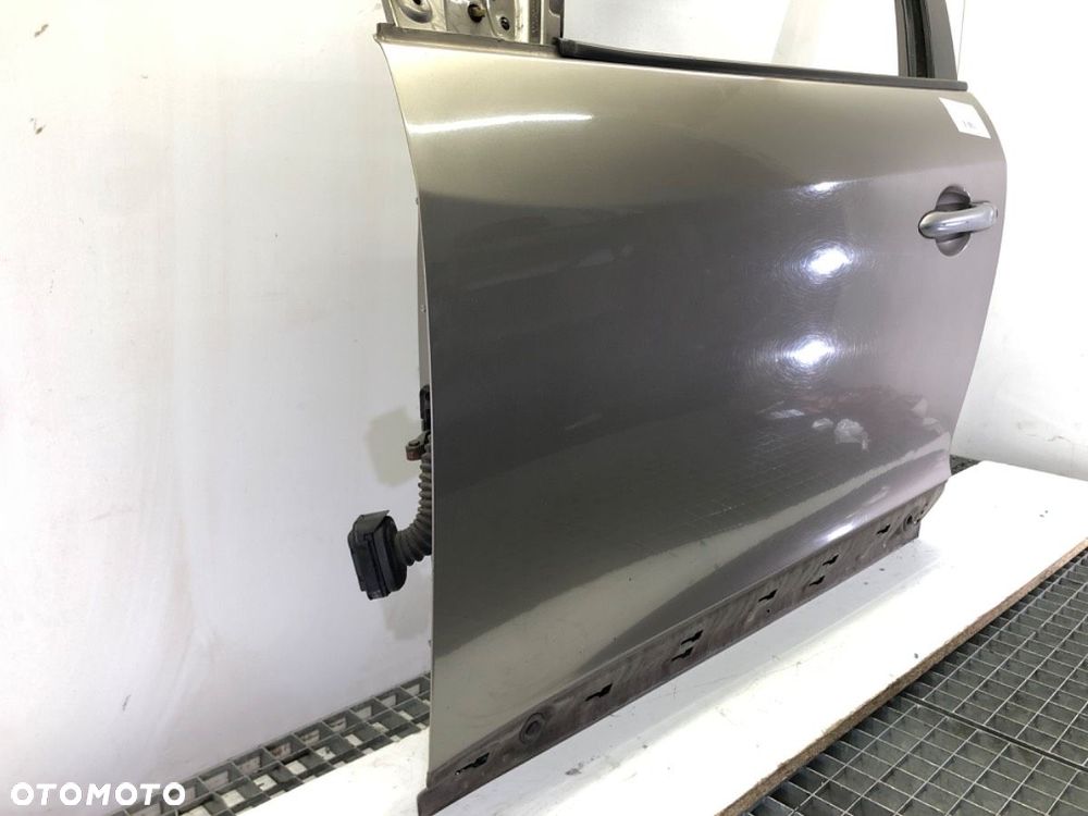 DRZWI LEWY PRZÓD  RENAULT MEGANE III liftback (BZ0/1_, B3_) 2008 - 2022 1.6 16V (BZ1B, BZ1H) 81 kW - 3