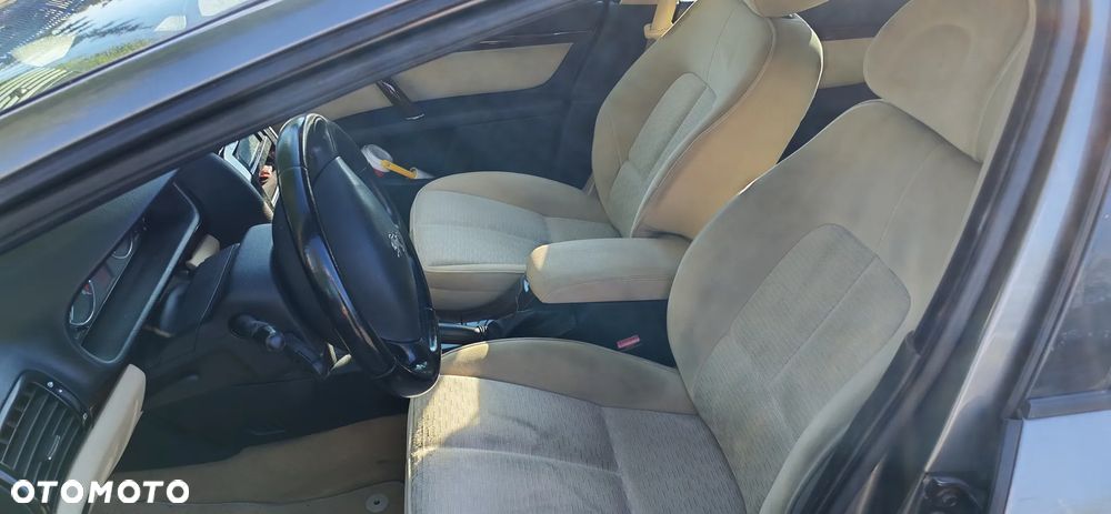 Peugeot 407 - 9
