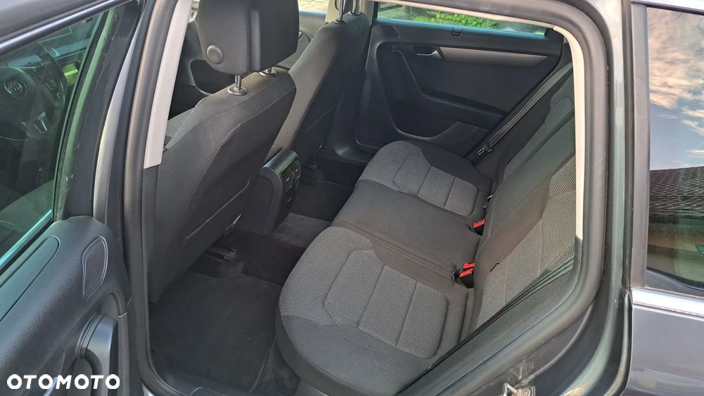 Volkswagen Passat 2.0 TDI DPF DSG Individual Chrom - 18