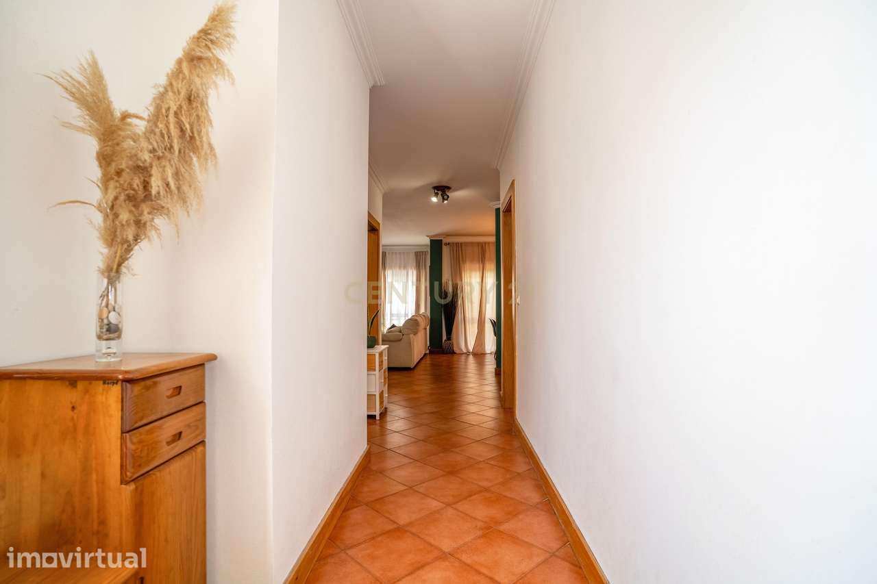 Apartamento T3+1 Duplex| 2 minutos do Centro de Caldas da Rainha - Grande imagem: 2/35