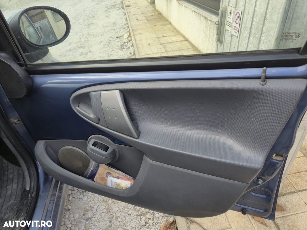 Toyota Aygo 1.0 Terra Plus - 8