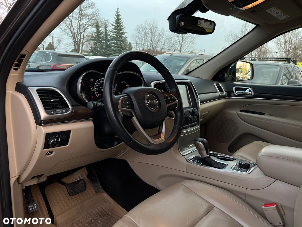 Jeep Grand Cherokee - 15