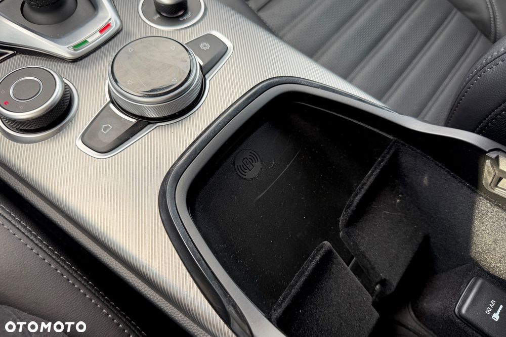 Alfa Romeo Stelvio 2.0 Turbo Veloce Q4 - 26