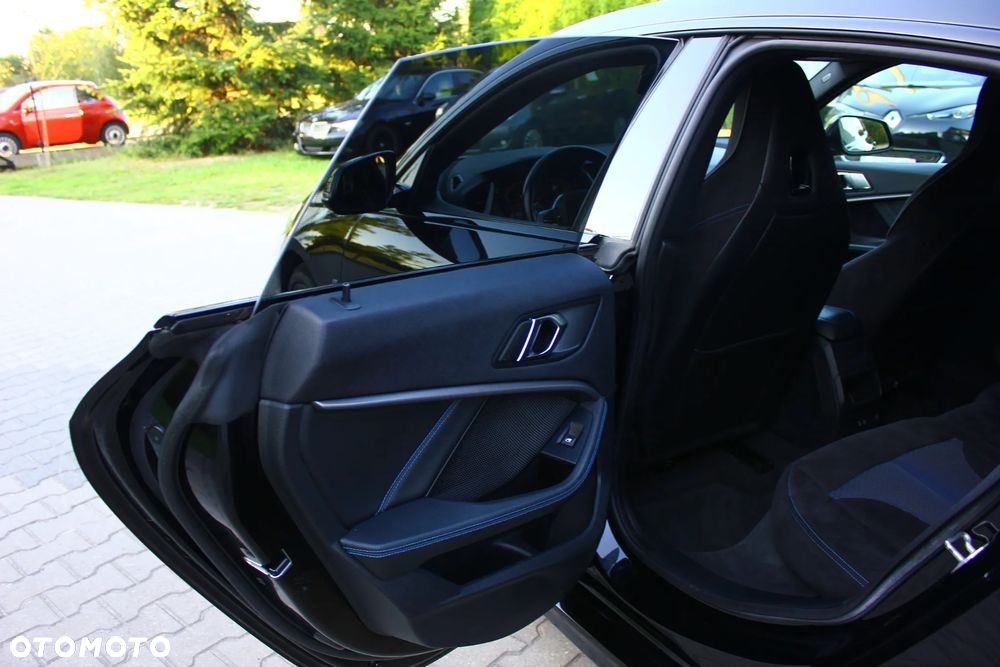 BMW Seria 2 218d M Sport sport - 32