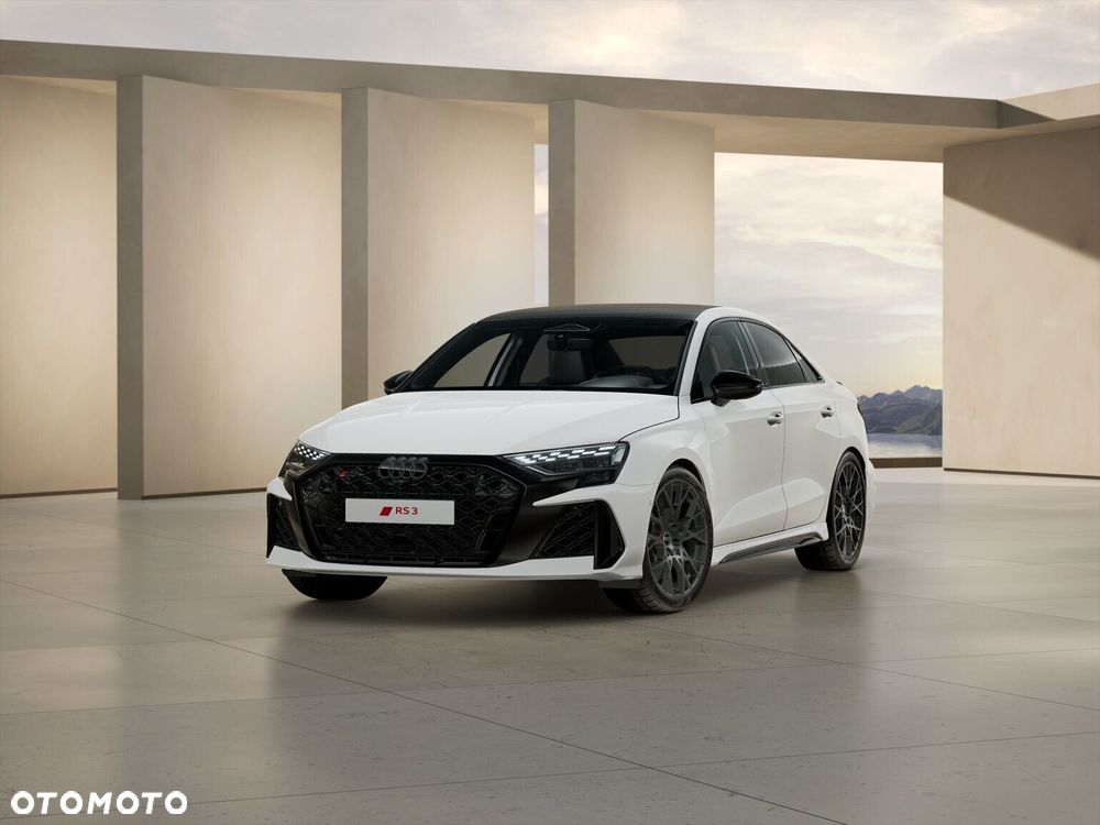 Audi RS3 Limousine - 1