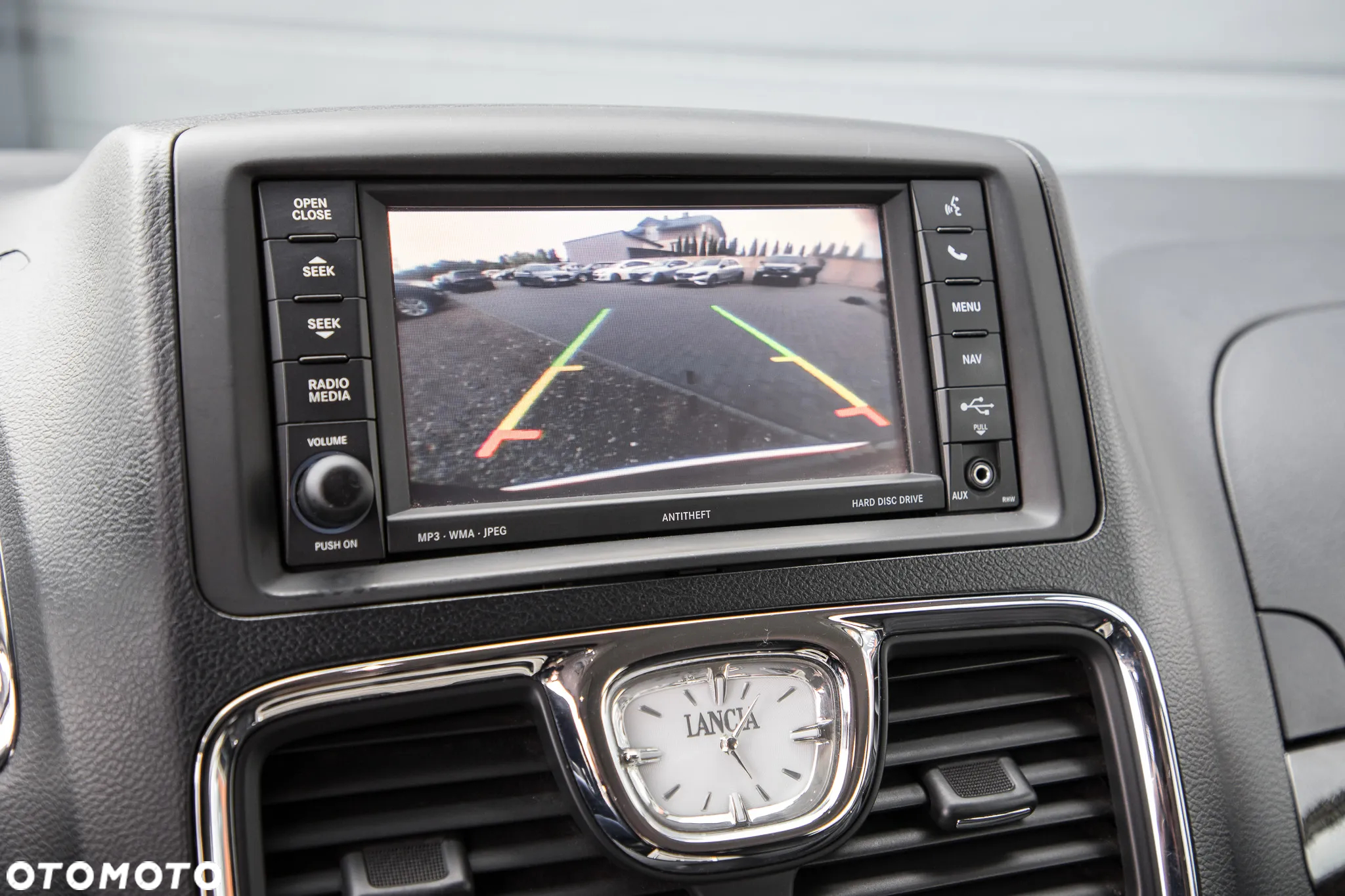 Lancia Voyager - 25