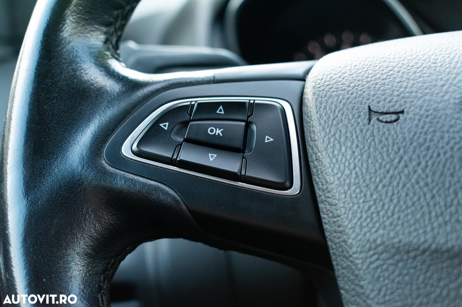 Ford Focus 1.0 EcoBoost Trend - 29