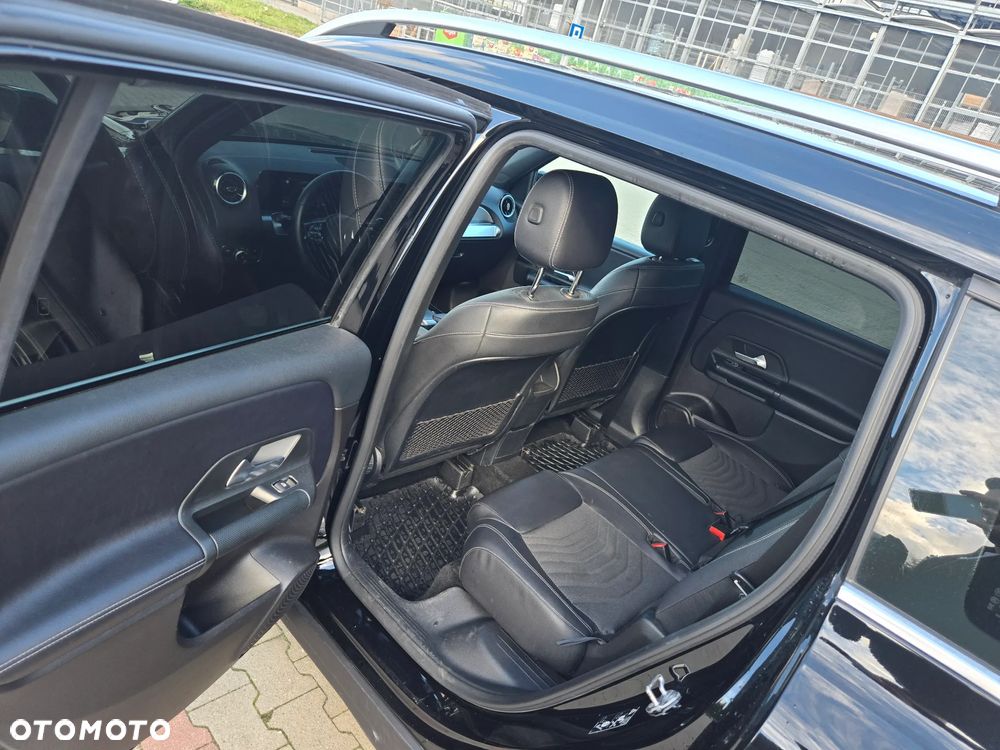 Mercedes-Benz GLB - 8