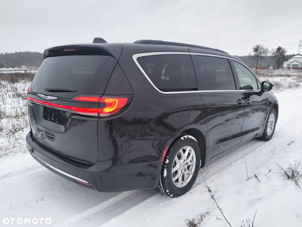 Chrysler Pacifica - 8