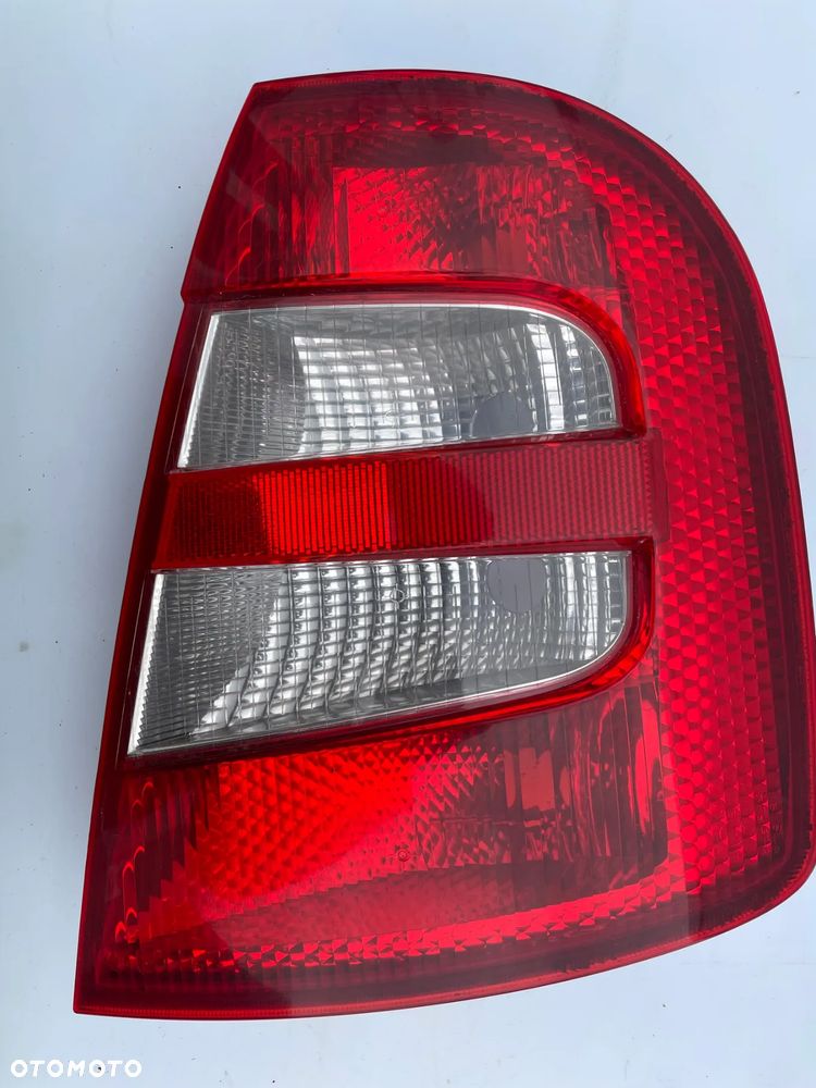 LAMPA PRAWY TYŁ SKODA FABIA I HB 6Y6945112B - 4