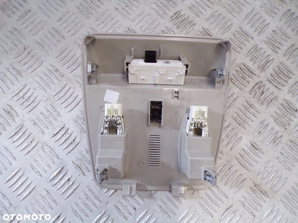 LAMPKA PODSUFITKI OŚWIETLENIE KABINY RENAULT ZOE I LIFT / II - 2