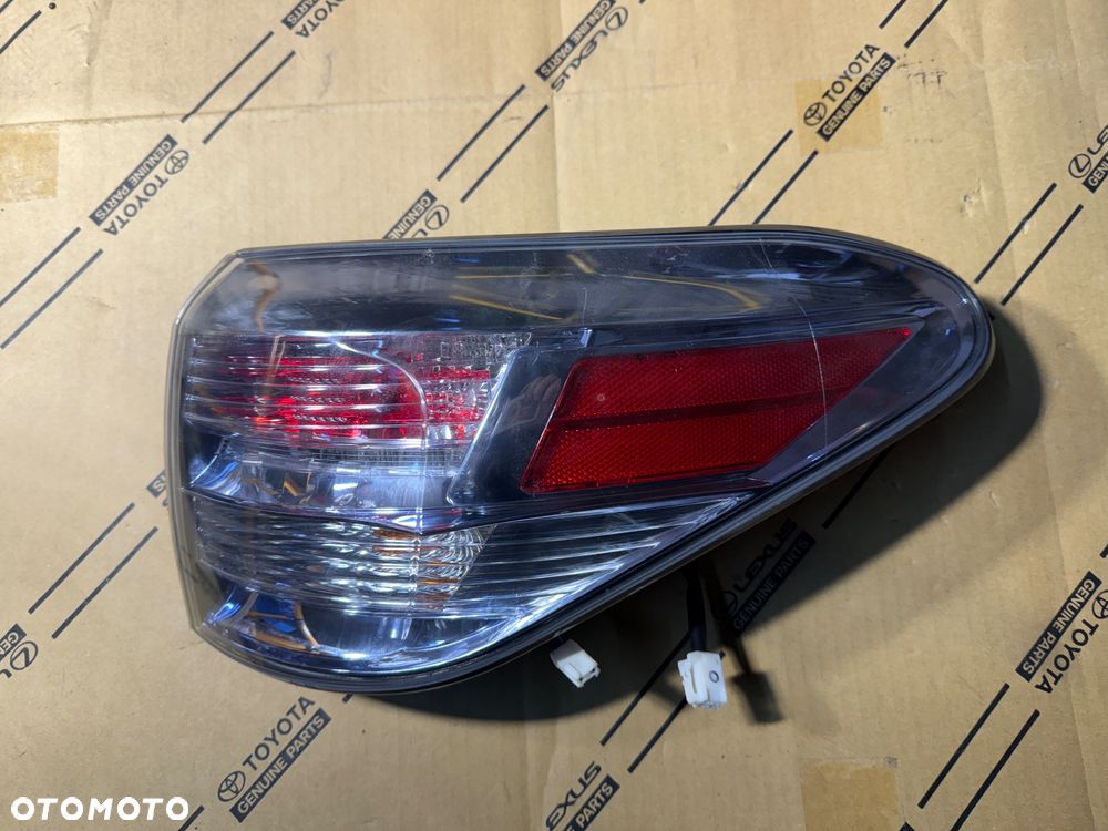 Lampa tylna prawa w karoserię Lexus RX450h 09-12r. - 1