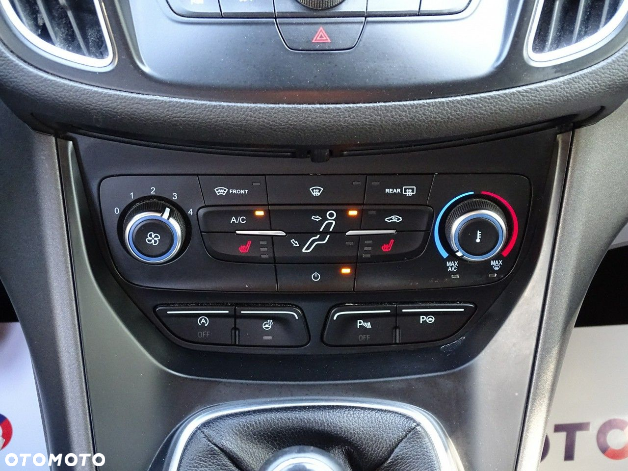 Ford Grand C-MAX - 24