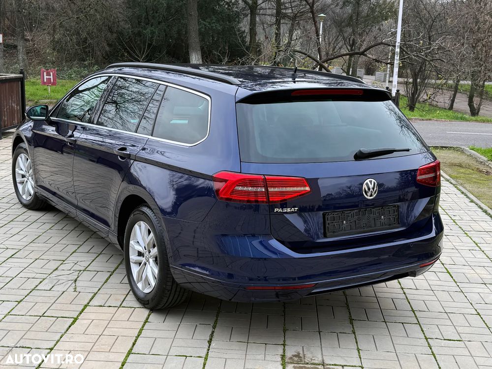 Volkswagen Passat 1.6 TDI SCR DSG Comfortline - 10