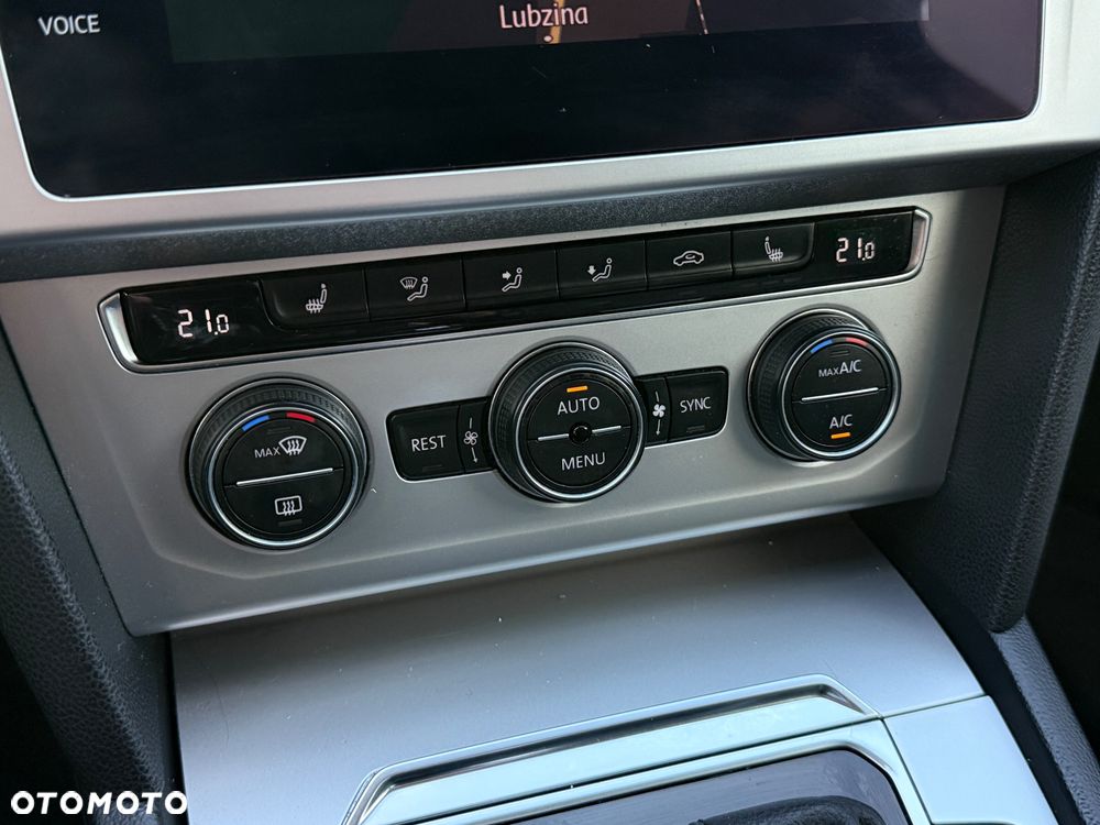 Volkswagen Passat - 17