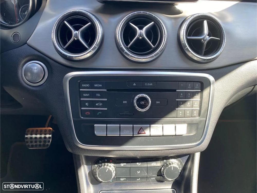 Mercedes-Benz CLA 200 d Shooting Brake AMG Line Aut. - 25