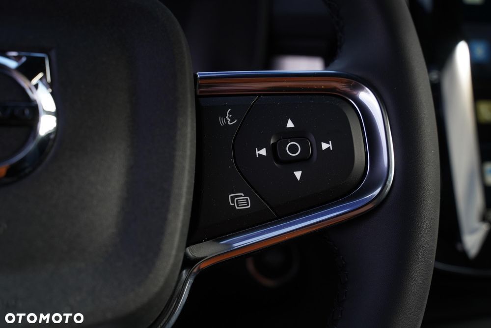 Volvo XC 40 B3 Plus Dark - 13