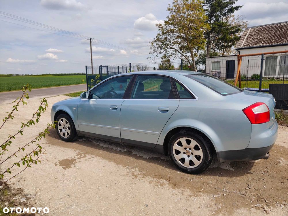 Audi A4 Avant - 1
