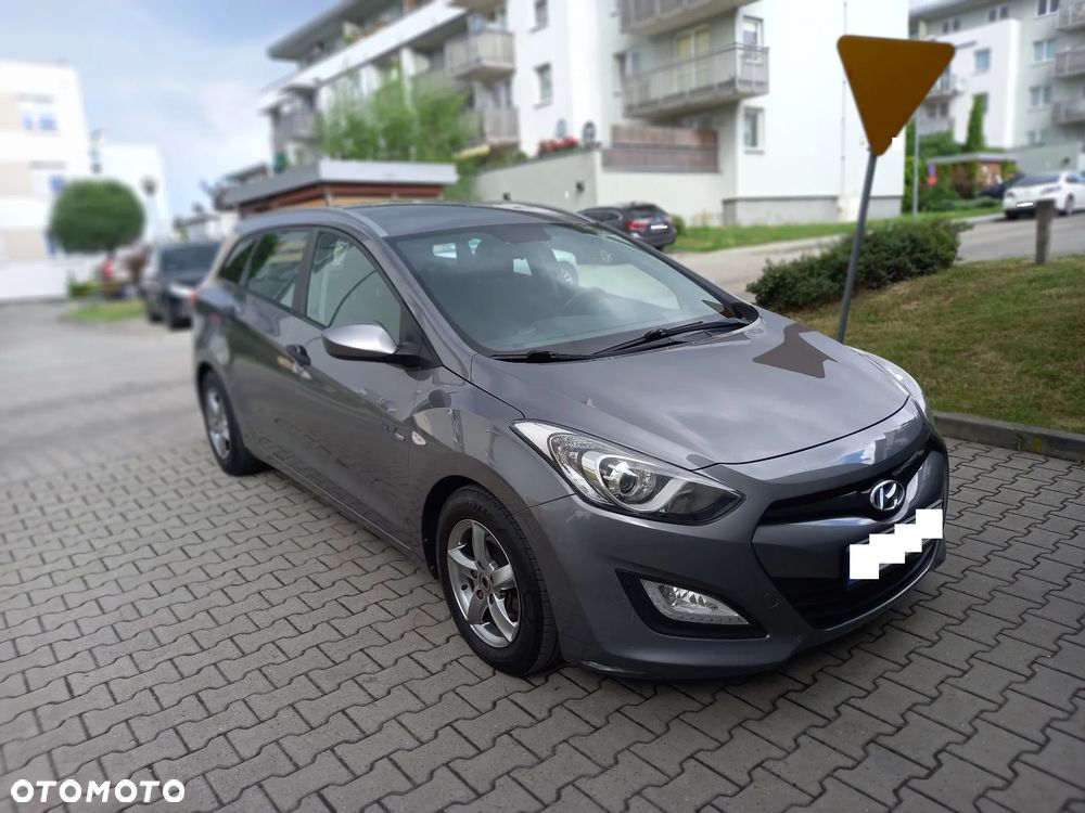 Hyundai i30 blue Kombi 1.6 CRDi Style - 3