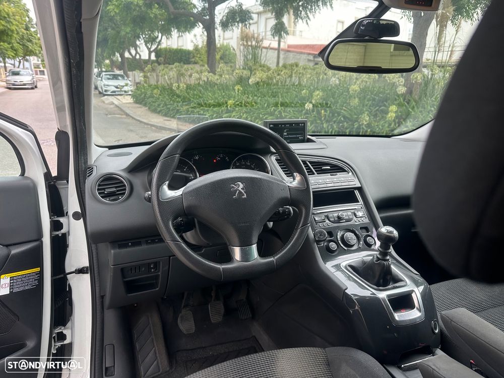 Peugeot 5008 1.6 BlueHDi Allure - 11