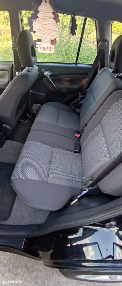 Toyota RAV4 2.0 VVT-i 4x4 - 24