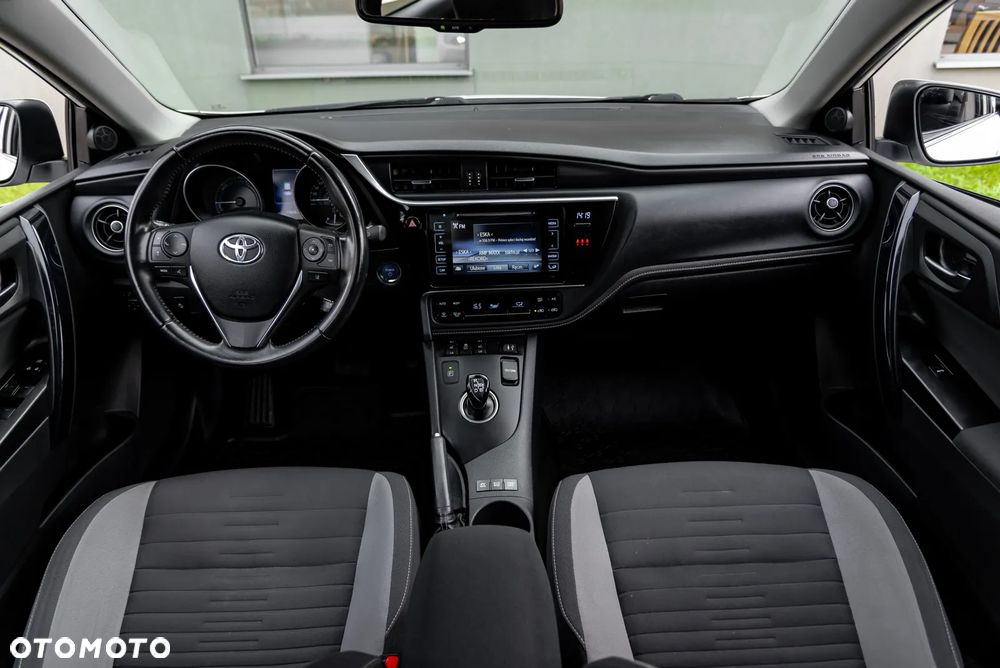Toyota Auris 1.8 HSD Luna - 8