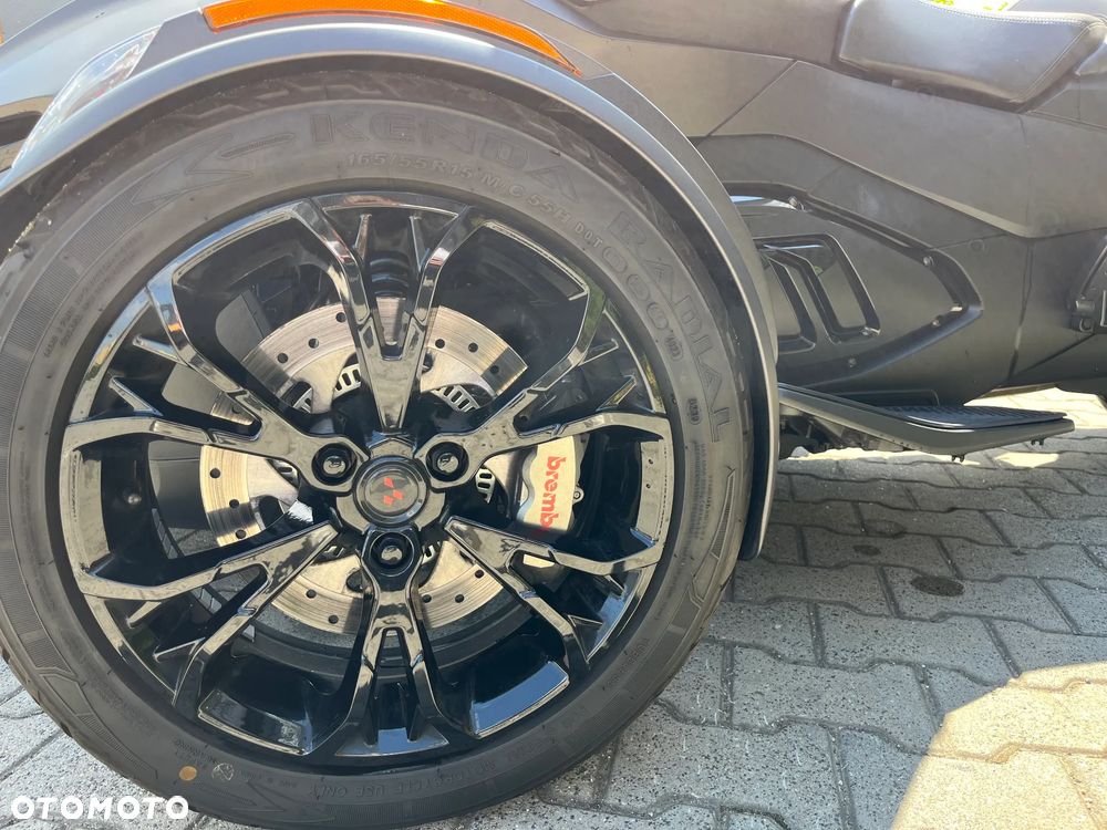 Can-Am Spyder - 13