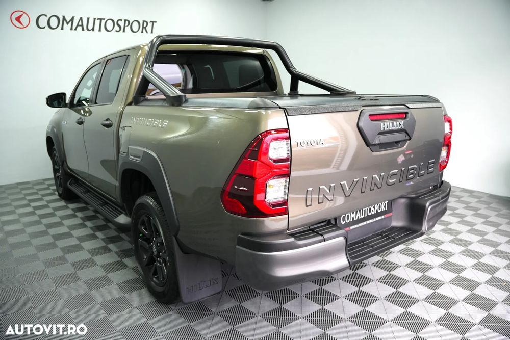 Toyota Hilux 2.8D 204CP 4x4 Double Cab AT Invincible - 4