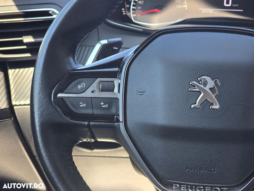 Peugeot 2008 1.2 L PureTech STT EAT8 Active - 11
