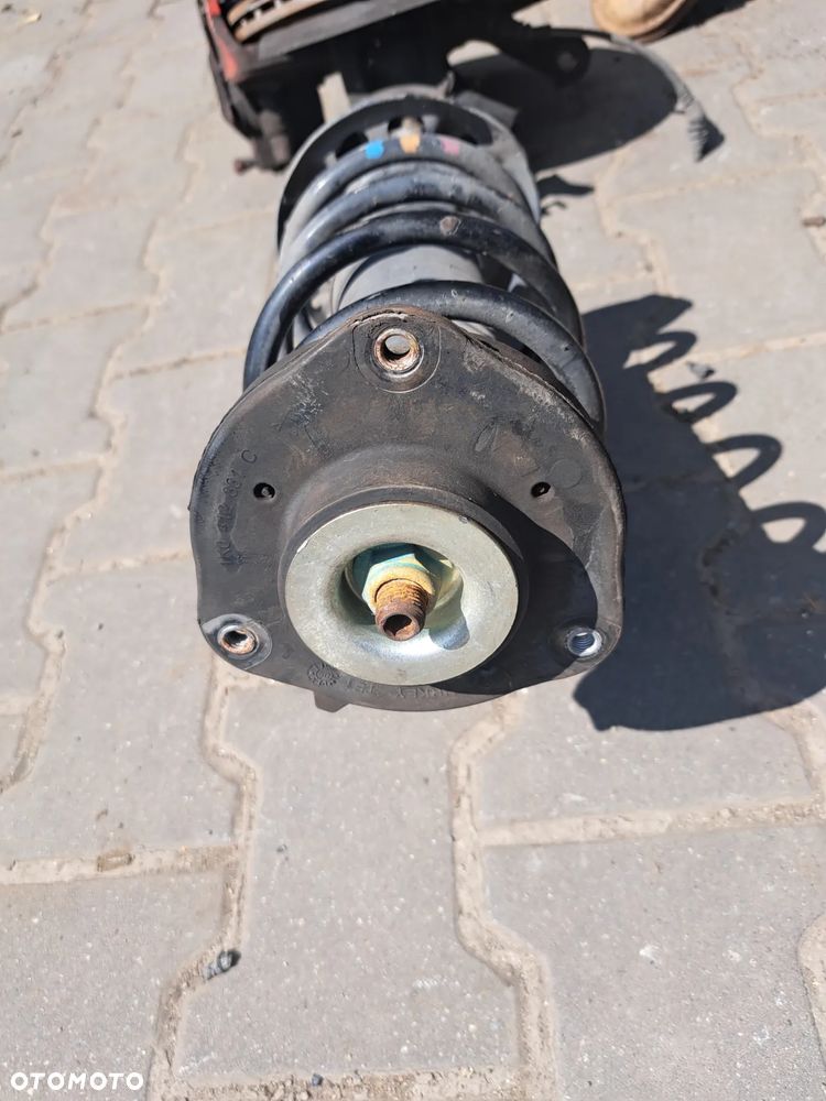 Volkswagen Golf VI zwrotnica  prawa Mc-pherson kopyto noga Audi A3 8P Passat B8 Octavia II - 4