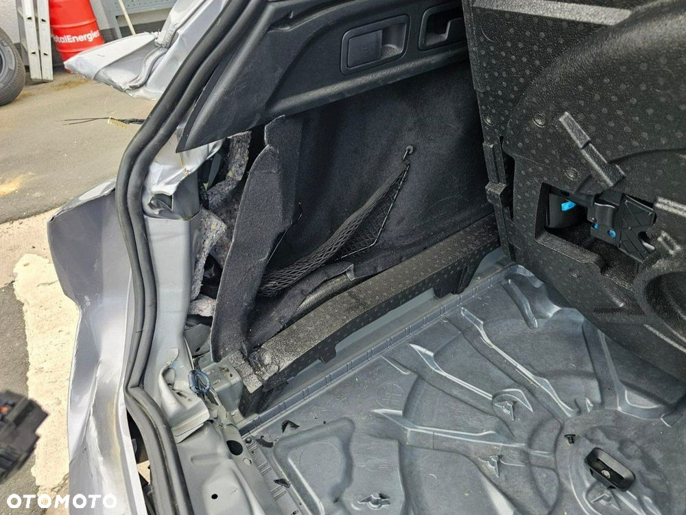 Peugeot 308 - 13