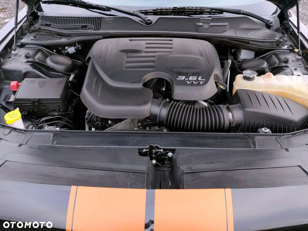 Dodge Challenger - 8