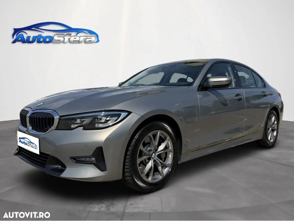BMW Seria 3 330e Aut. Sport Line - 1