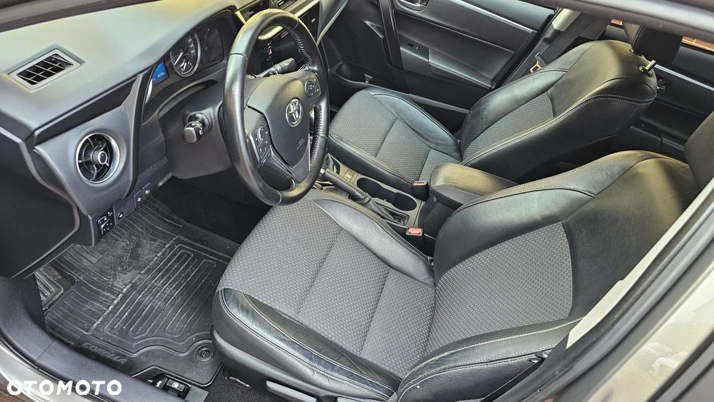 Toyota Corolla 1.6 Prestige EU6 - 31