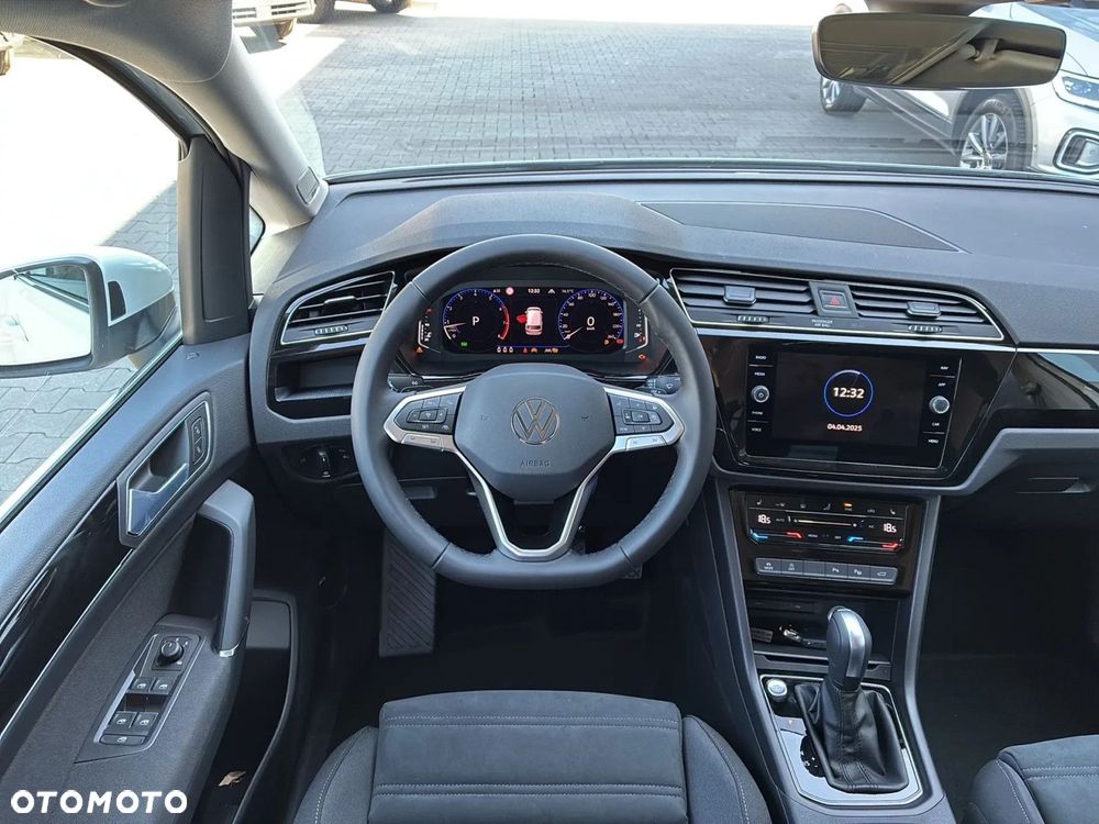 Volkswagen Touran - 13